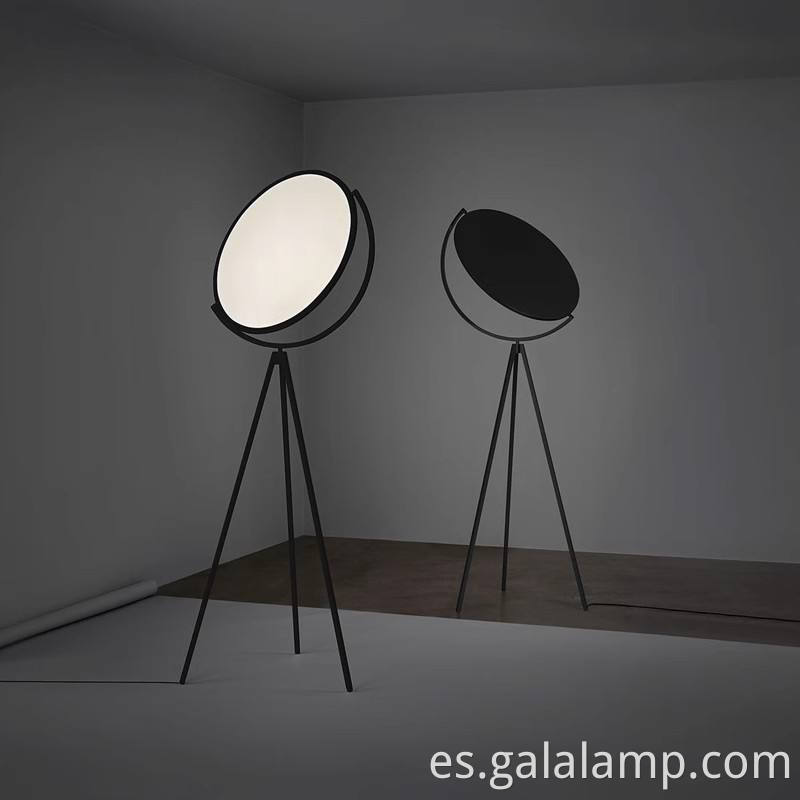 nordic-style-wooden-tripod-floor-light